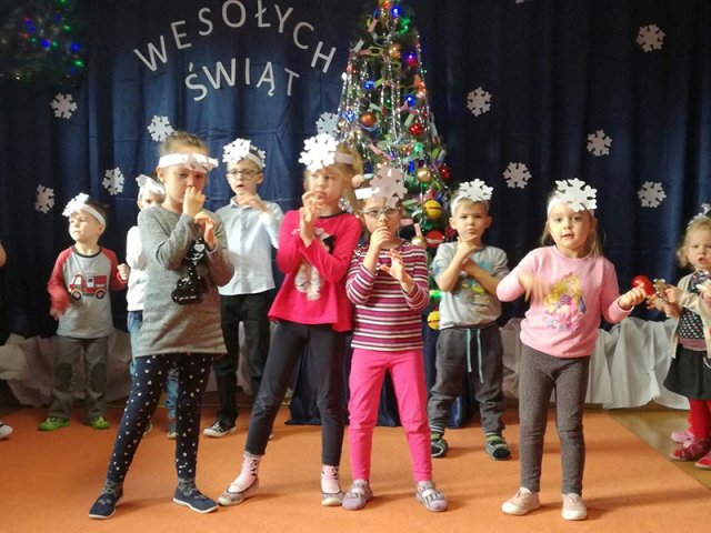 Występ dzieci z Przedszkola Winners w Tuszynie.